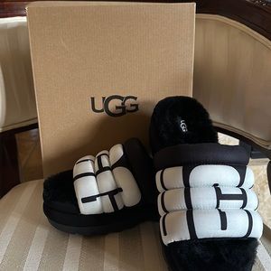 New UGG platform furr slide
